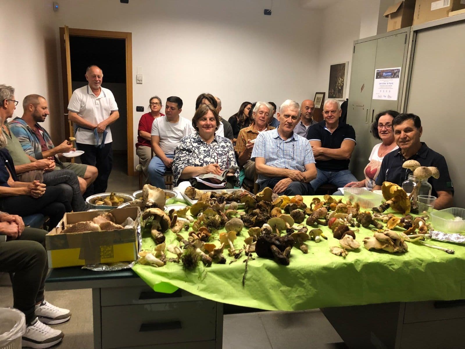 Incontro in sede con esposizione dei funghi raccolti durante l'uscita